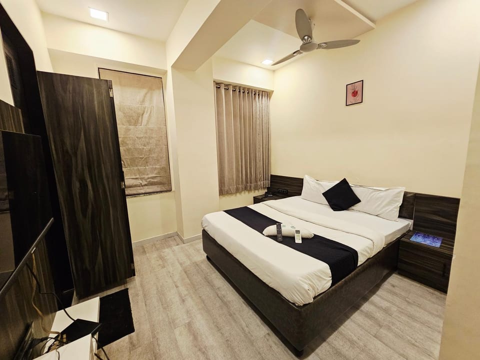 Hotel Rk palace Bed and Breakfast in Ahmedabad