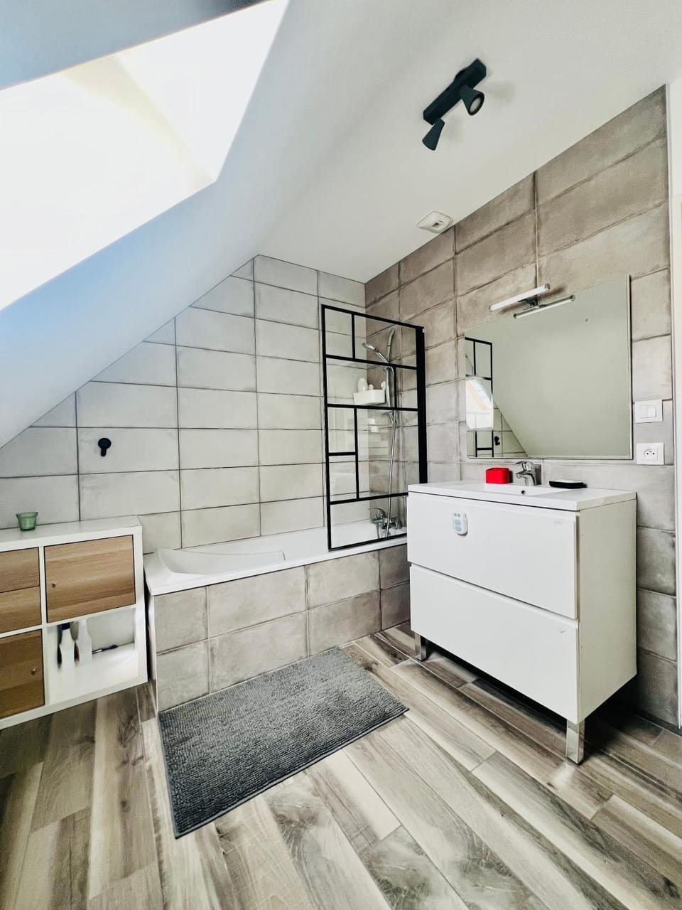 Bathroom, Bath