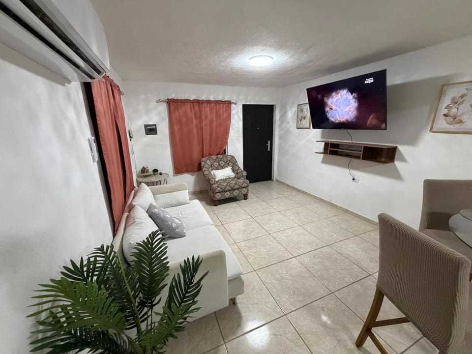 Departamento 2 habitaciones con patio y estacionamiento Apartment in State of Coahuila