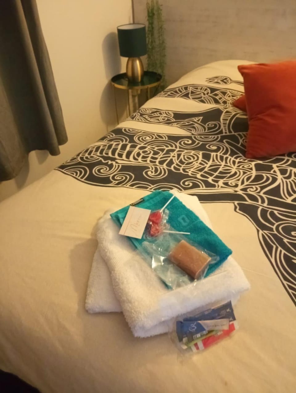 Sunny getaway with balcony Apartment in Antibes