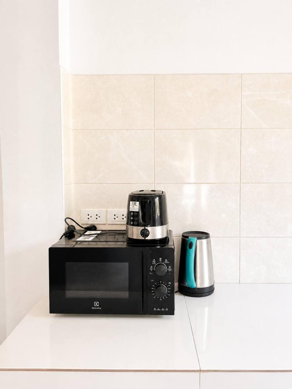 Coffee/tea facilities, microwave, toaster