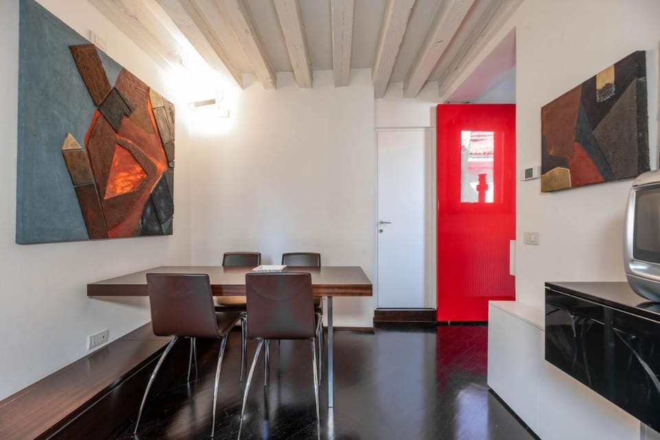 Beautiful apt next to the Casino' in the heart of Venice Apartment in Venice