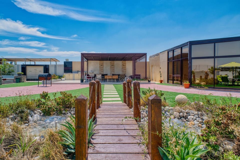 Property building, Natural landscape, Garden, Garden view