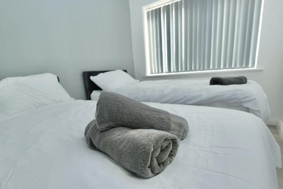 3 BR Home in Manchester House in Manchester