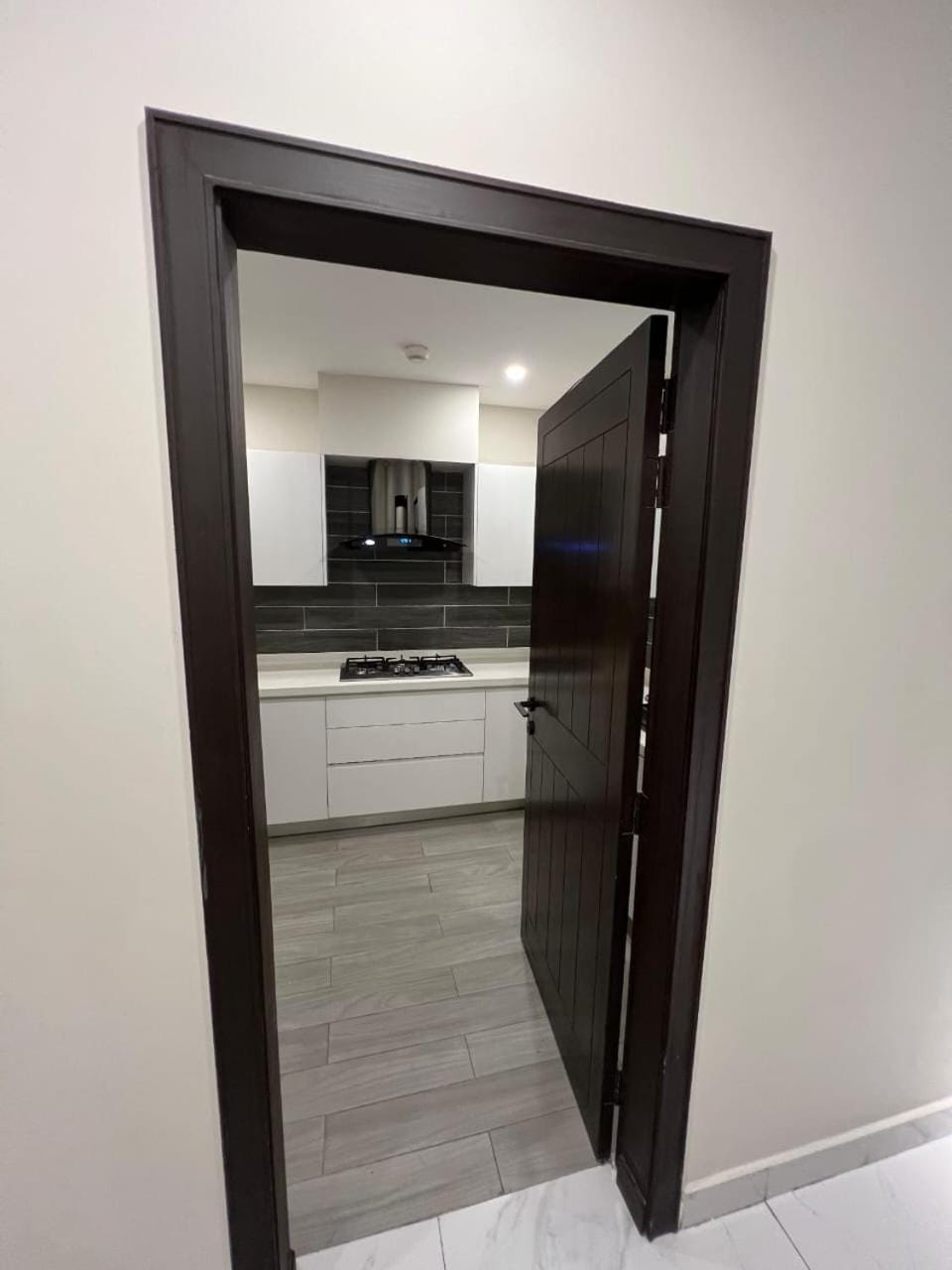 The Marble Suite, 2 BHK, Gulberg 3, Self Check in , Lahore Apartment in Lahore