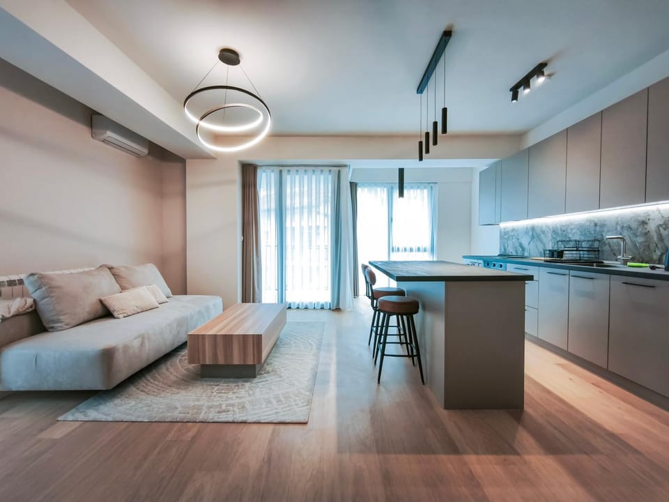 Kitchen or kitchenette, Living room, Seating area, Dining area