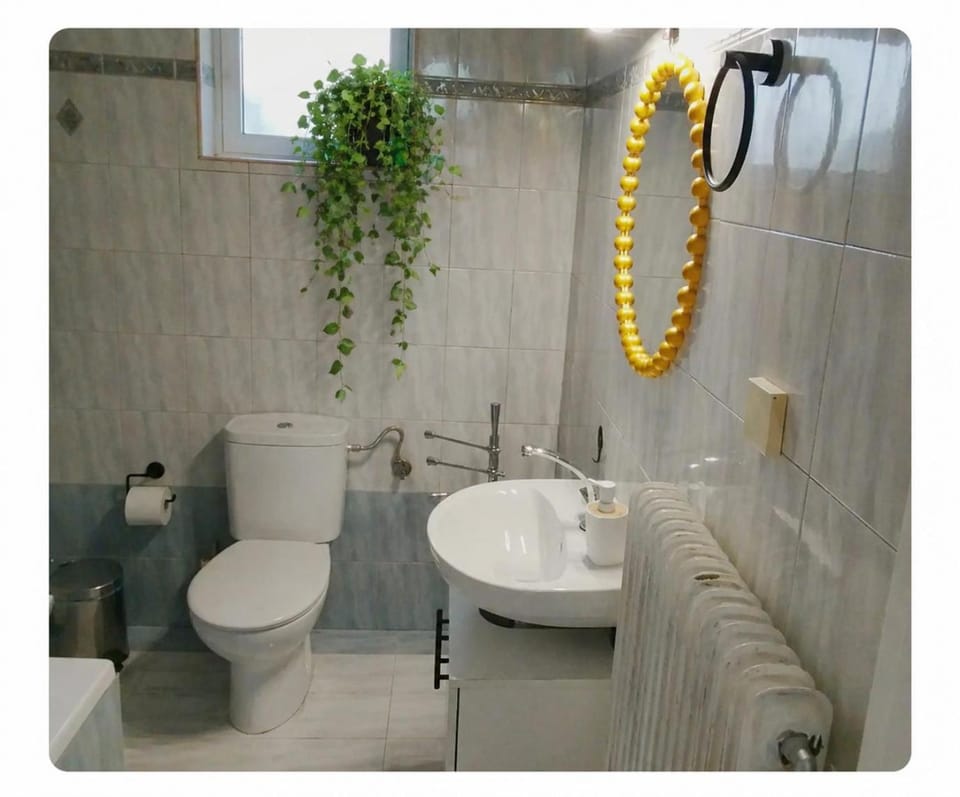 Toilet, Bathroom