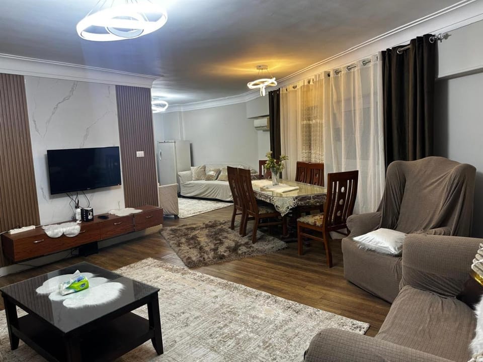 Vibrant Family Apt Street 9 Mokattam Apartment in Cairo