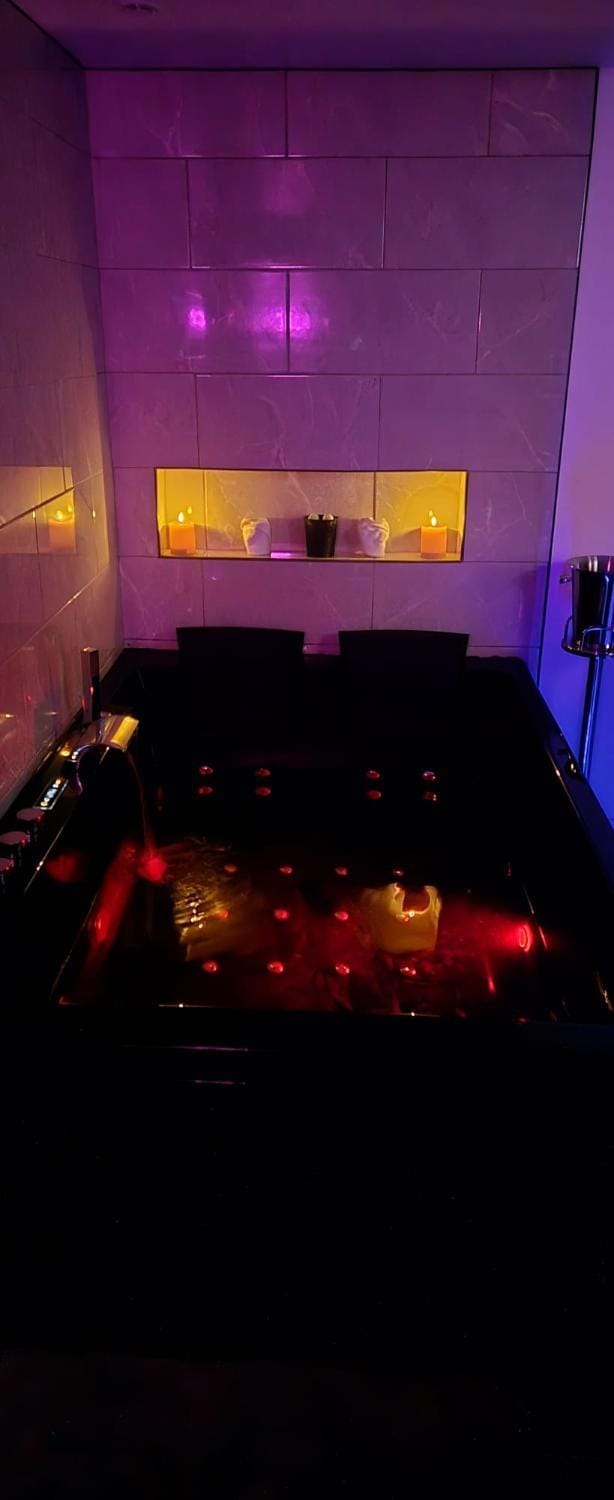 Loveroom Apartment in Centre-Val de Loire