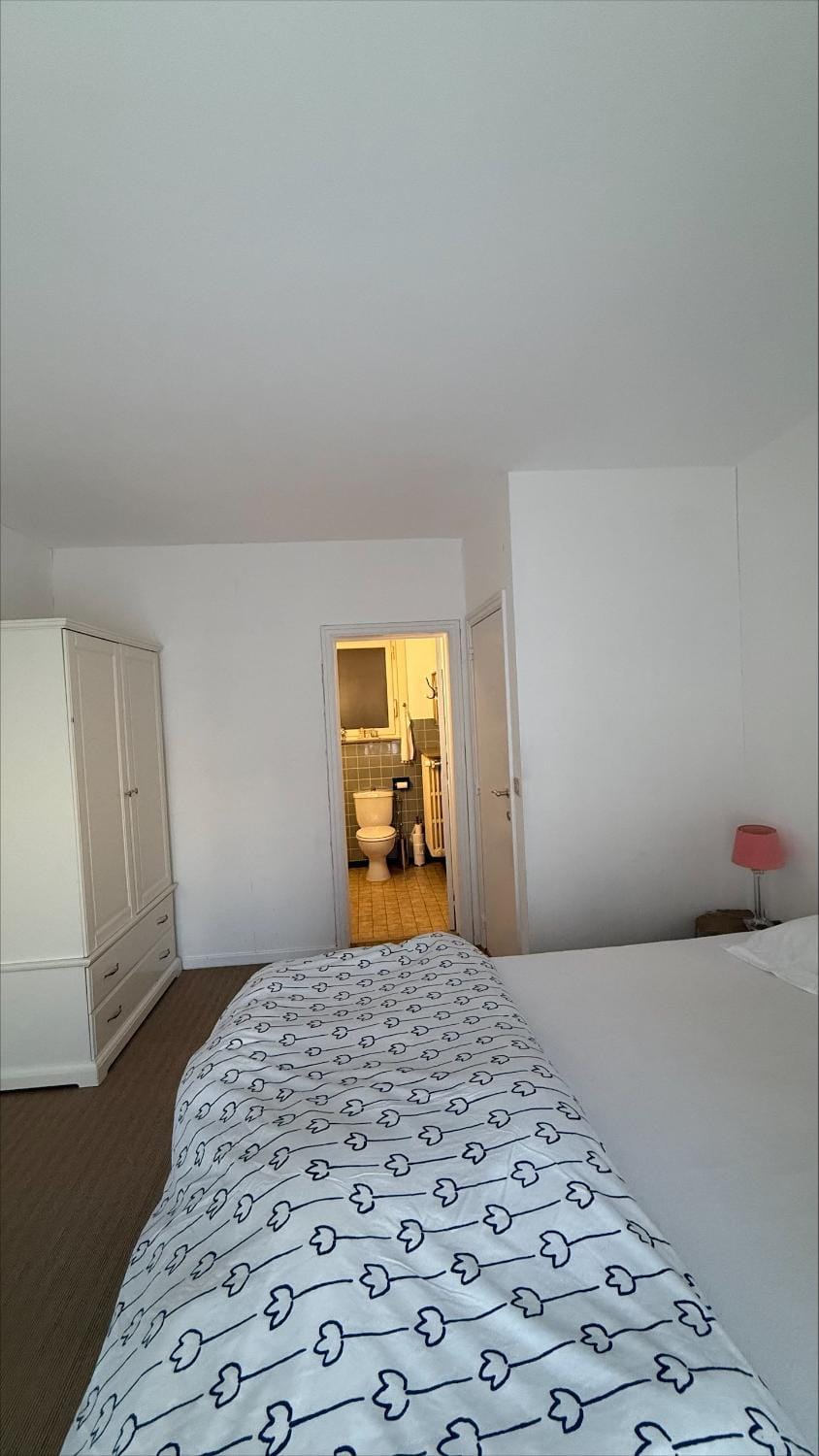 Knokke zeedijk met frontaal zeezicht nabij Rubensplein en casino, 20m van het strand Apartment in Knokke-Heist