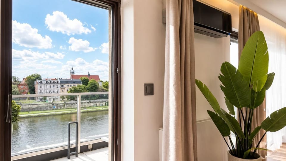 Celna Riverside Prestige 2BR Free Parking Apartment in Krakow