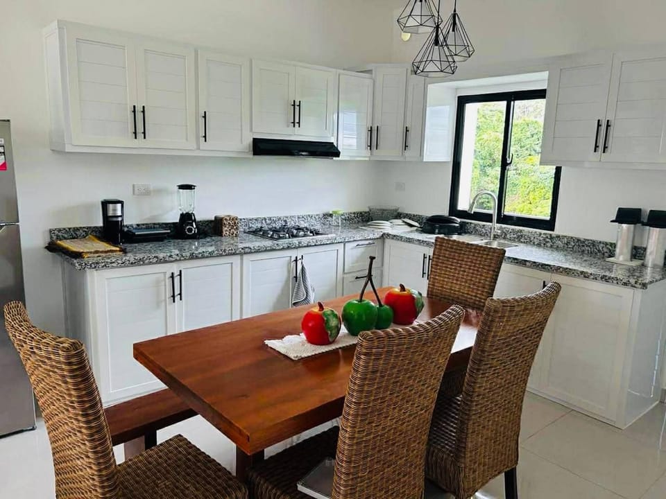Dining area, kitchen
