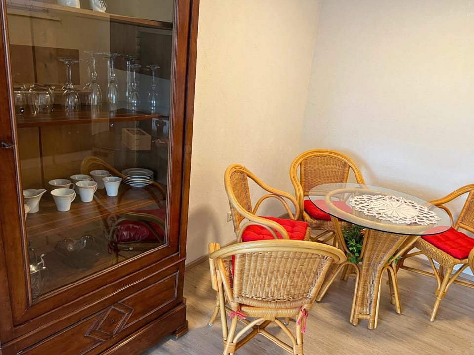 Decorative detail, Dining area