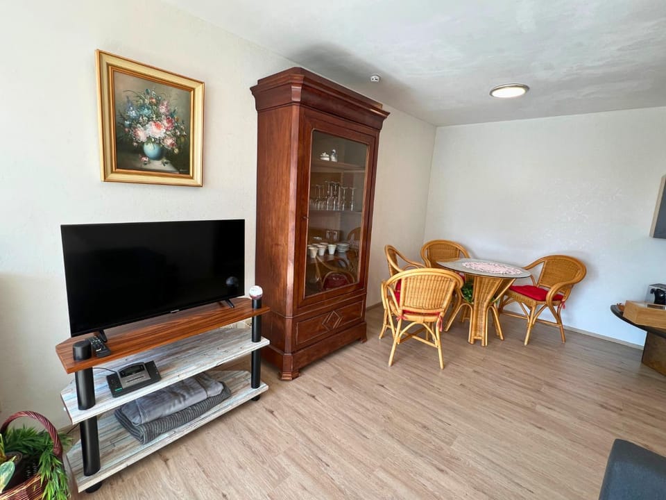 TV and multimedia, Dining area