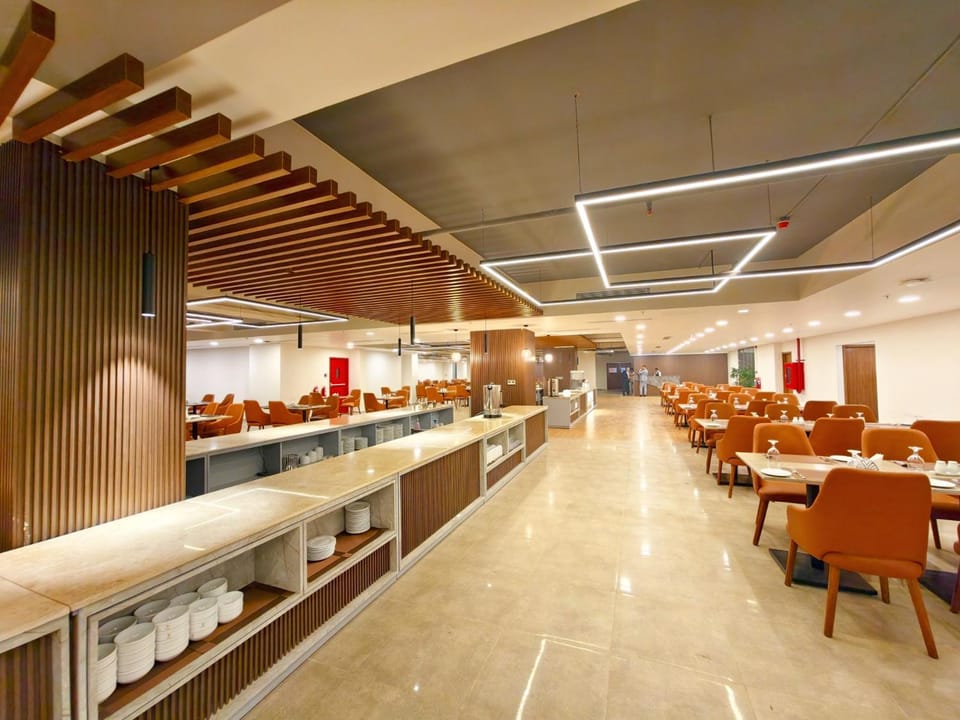 Property building, Restaurant/places to eat, Swimming pool, Breakfast
