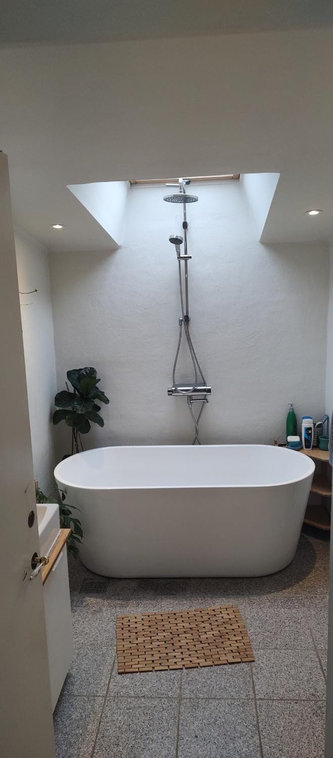 Bathroom, Bath