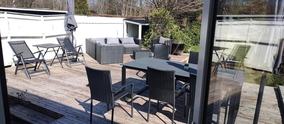 Patio, Balcony/Terrace, Balcony/Terrace, Seating area, Dining area