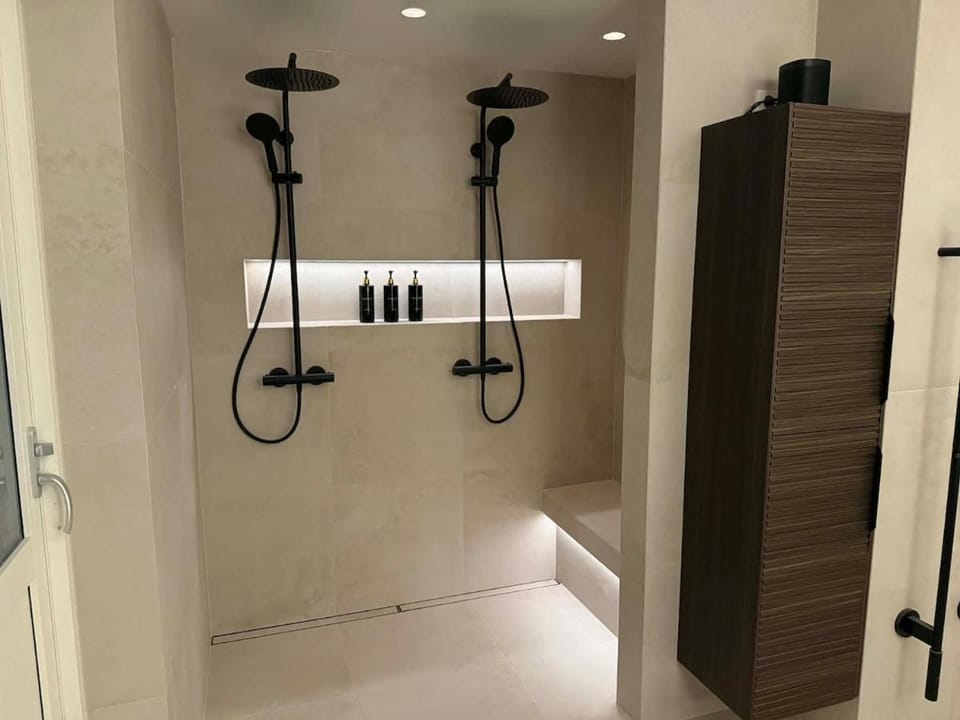 Nyoppusset - Sjøutsikt - Kajakker - jacuzzi House in Bergen