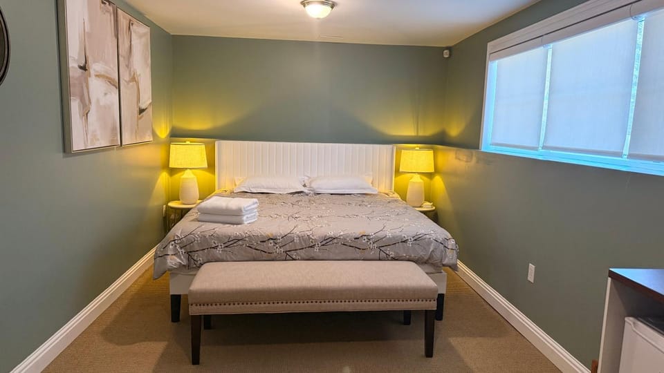 Private King Bed Room Near UPEI & Downtown Cozy Retreat Near Everything Bed and Breakfast in Charlottetown
