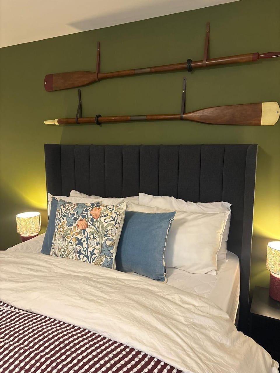 #64 The Farmhouse - Hot Tub and Sauna - Sleeps 12 - Perfect for Contractors and Families - Free Parking House in Stoke-on-Trent