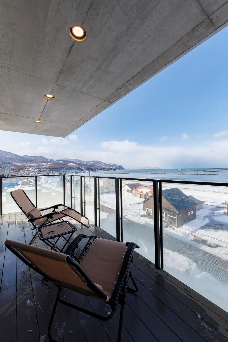 Vista sole mare 都会を離れて海のそばへ 日本海一望の5階ならではの空間 Apartment in Sapporo