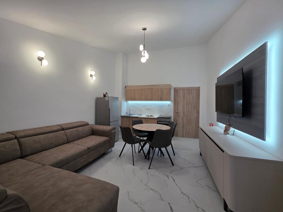 Living room, Dining area, kitchen