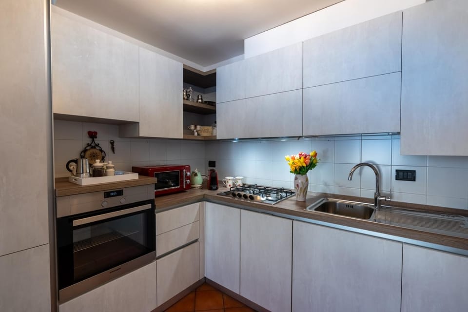 Coffee/tea facilities, Kitchen or kitchenette, pet friendly, stove