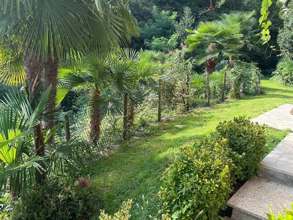 Villa Vista Verde Lake View, Private Garden & Parking Villa in Baveno
