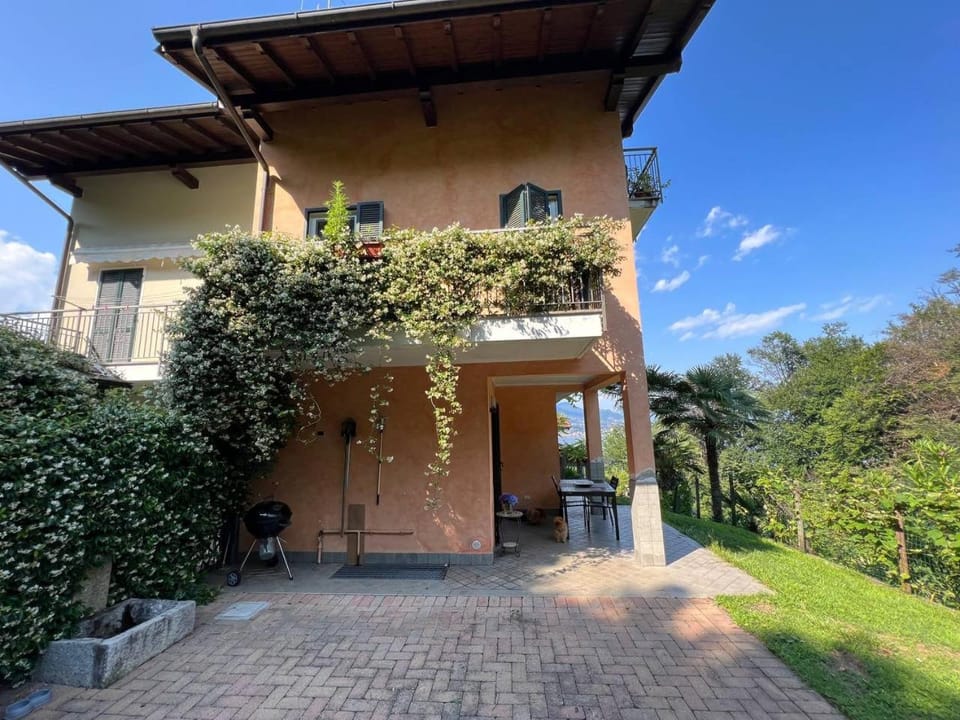 Villa Vista Verde Lake View, Private Garden & Parking Villa in Baveno