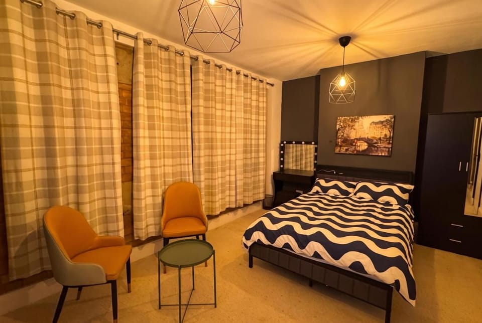 Bed, Photo of the whole room, Bedroom