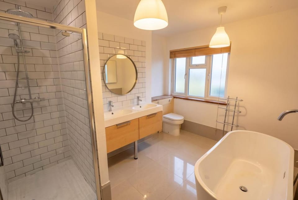 Shower, Toilet, Bathroom, Bath