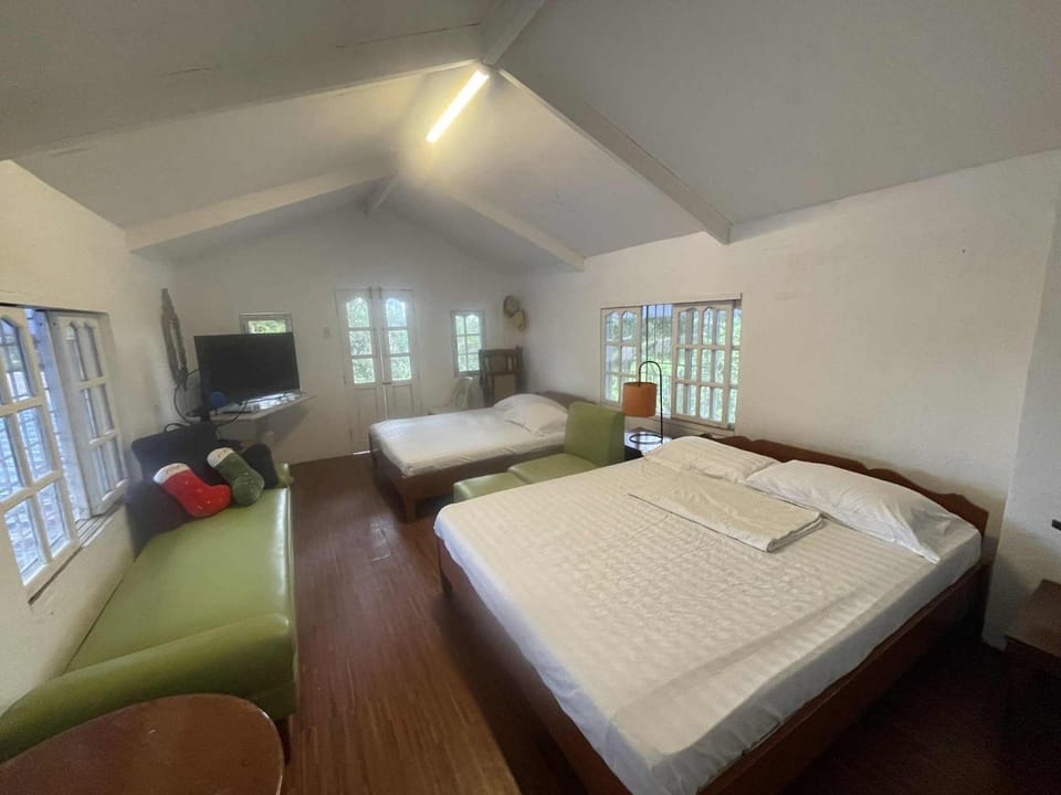 Villa Navidad Underpass Bed and Breakfast in Calabarzon
