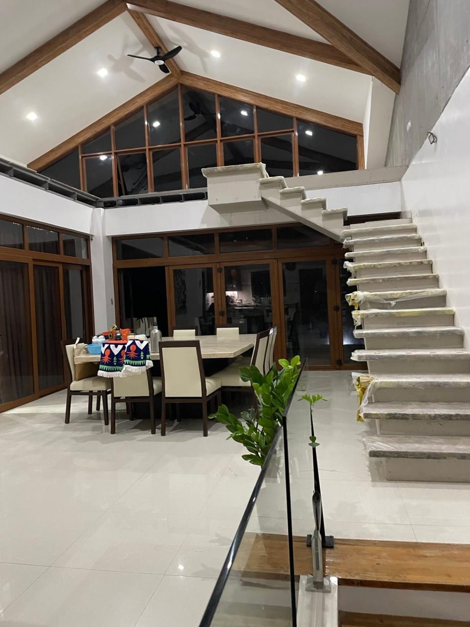 Living room, Seating area, Breakfast