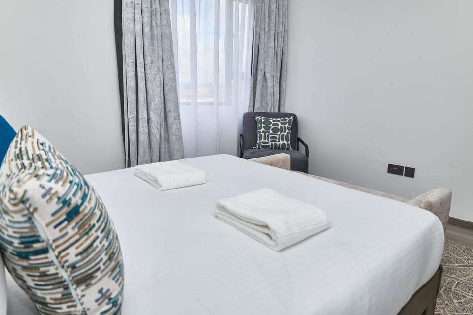 Bed, Seating area, Bedroom, wardrobe