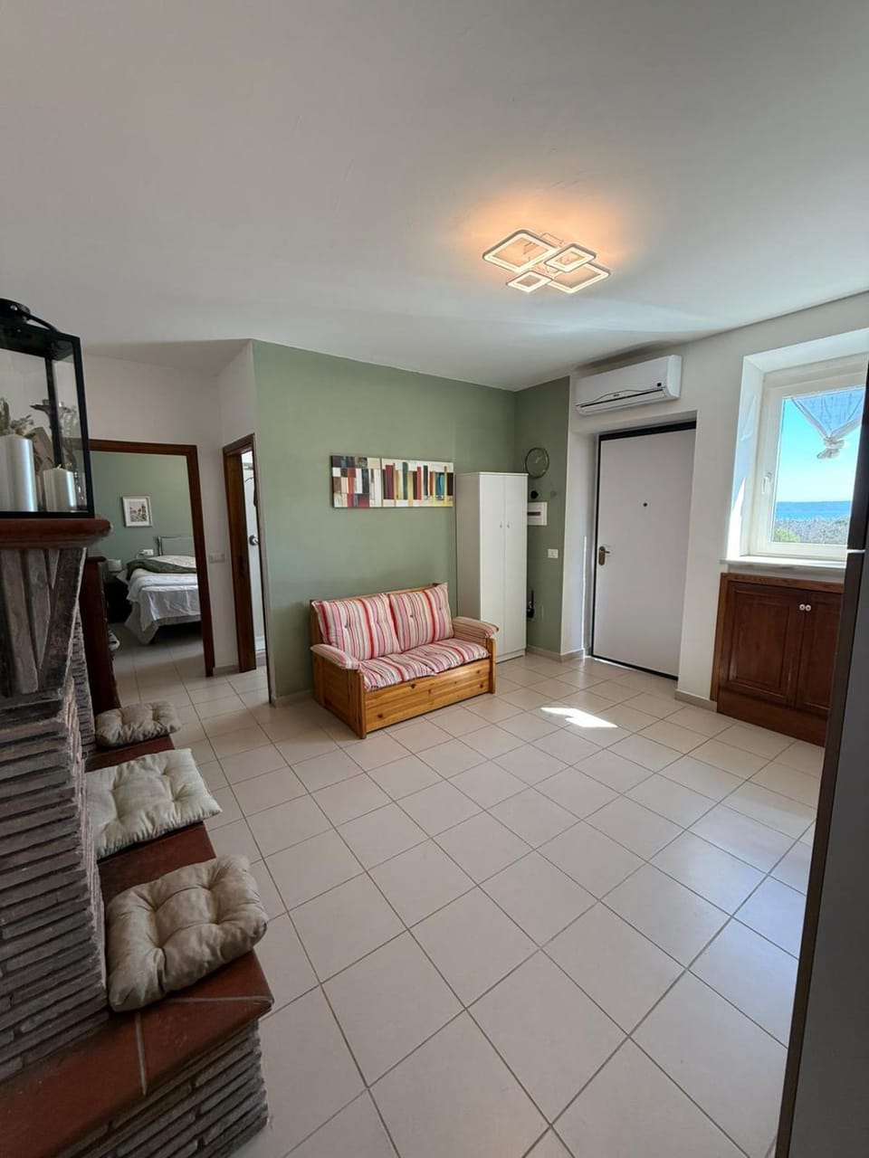 Communal lounge/ TV room