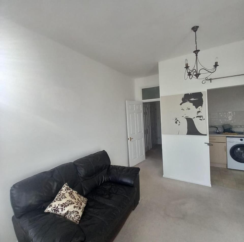Highland Village Apartments Apartment in Enfield