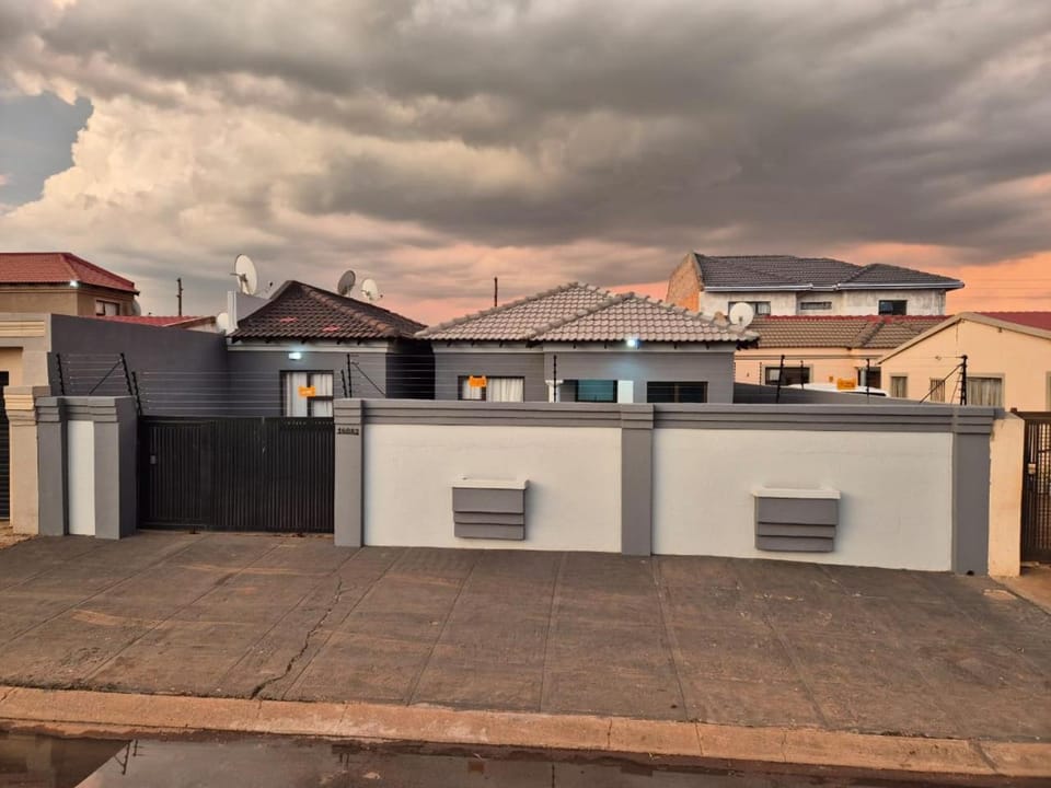 Masakwe BNB Bed and Breakfast in Gauteng