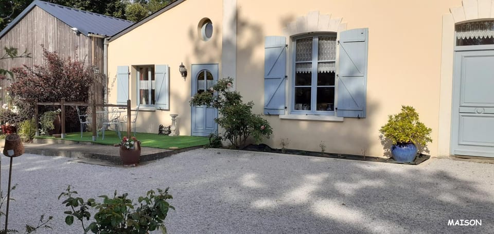 Chambres de L'Aunaie près du circuit Bed and Breakfast in Pays de la Loire