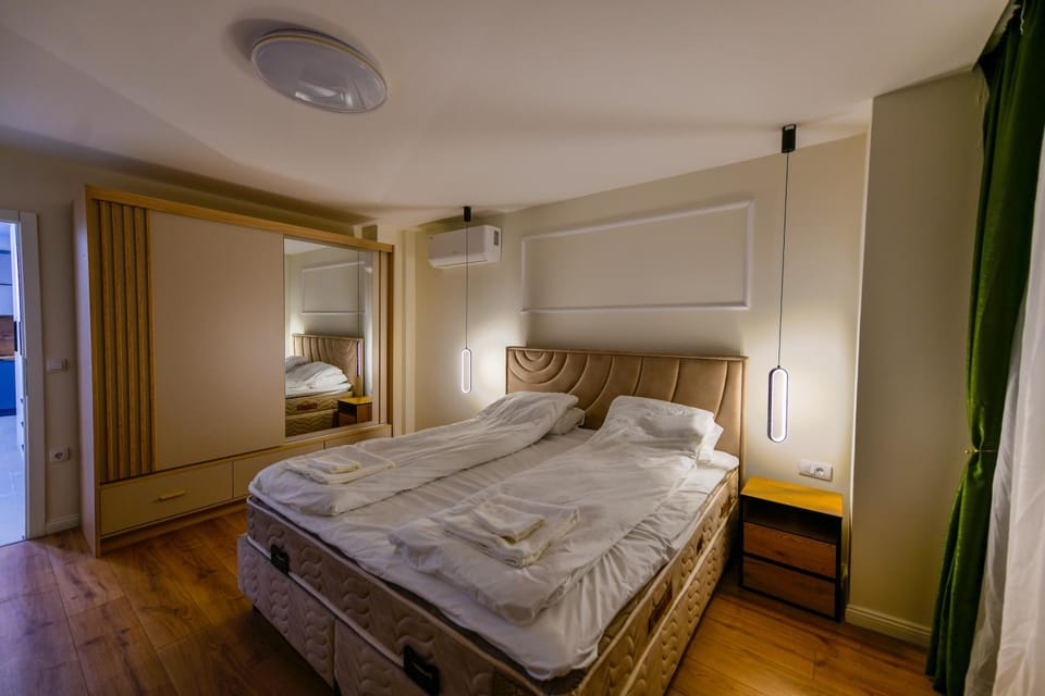 Bed, Photo of the whole room, Bedroom, wardrobe