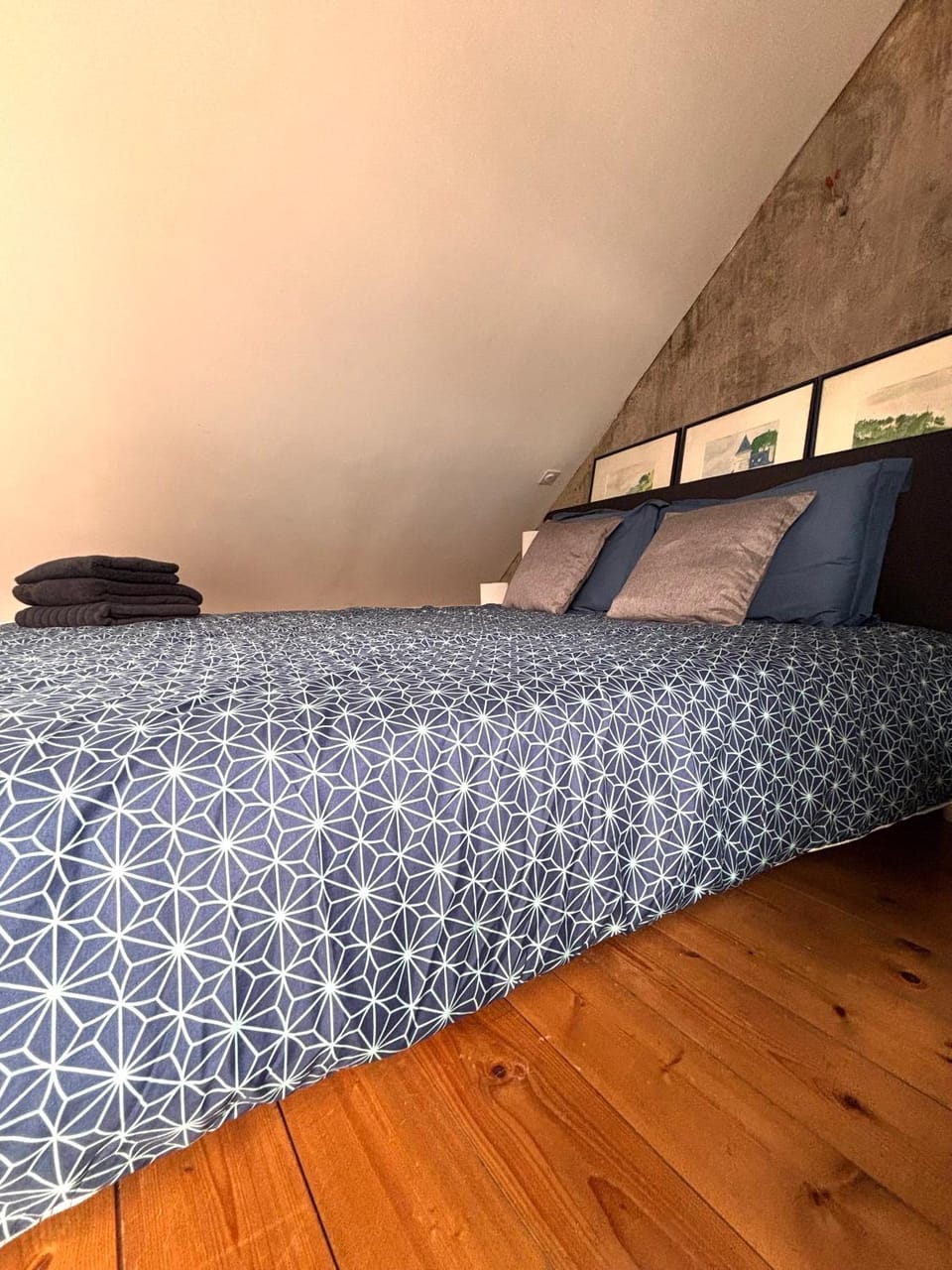Bed, Photo of the whole room, Bedroom, furniture, furniture, furniture