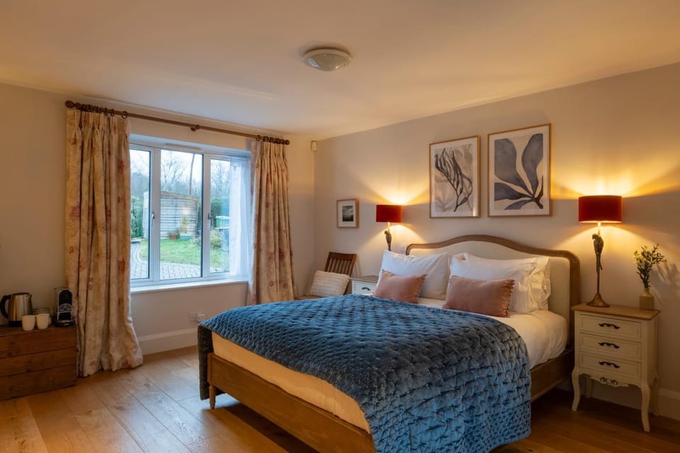 Beautiful, Spacious ensuite room with parking Vacation rental in Bath