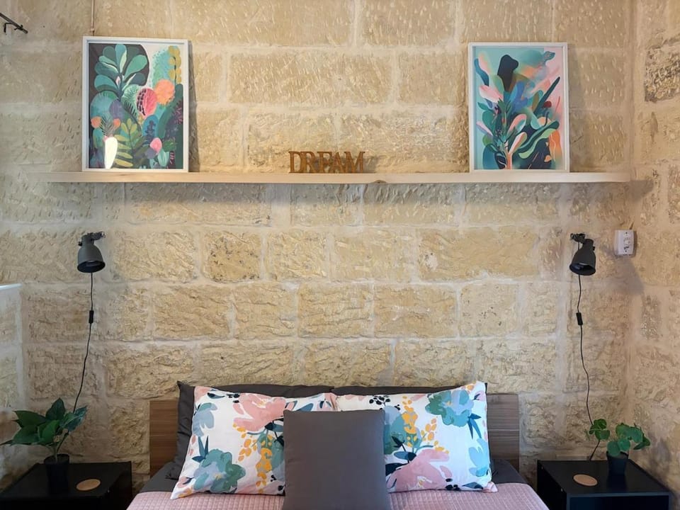 Historic Senglea Maisonette with Private Entrance House in Malta
