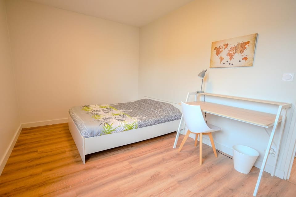Quiet Arena - T5 Moderne Spacieux et Lumineux - Parking Gratuit - Balcon - Wifi Fibre Apartment in Grenoble