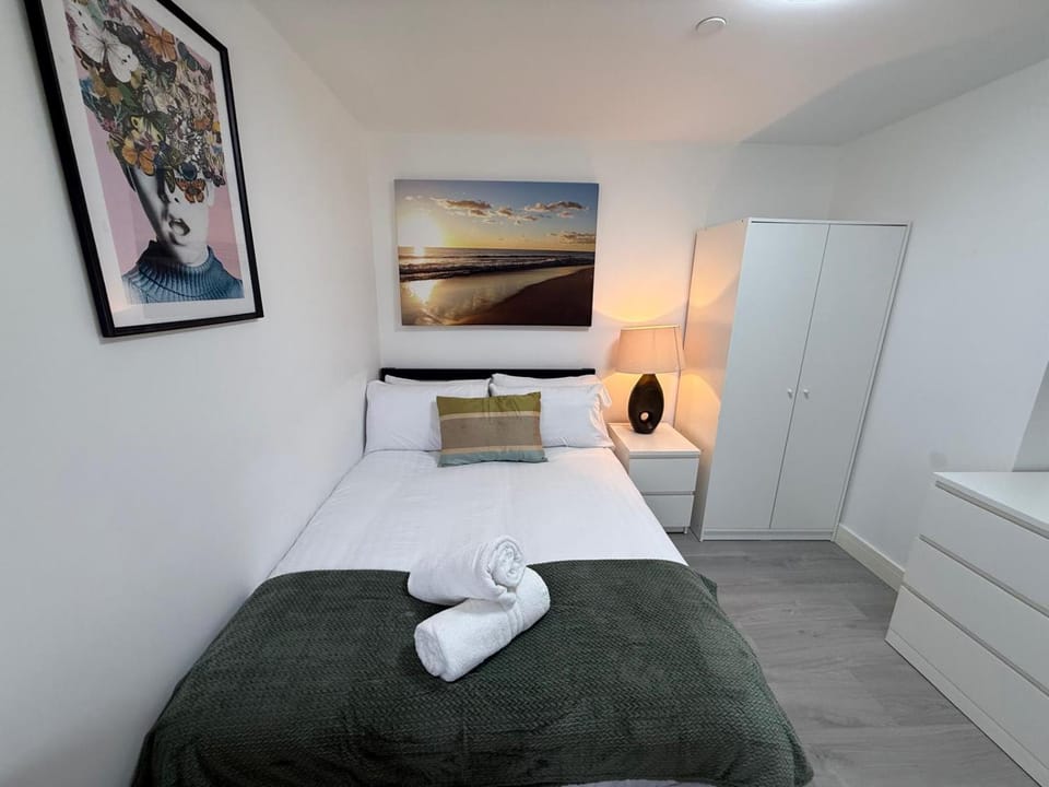 Bed, Photo of the whole room, Bedroom, towels, wardrobe