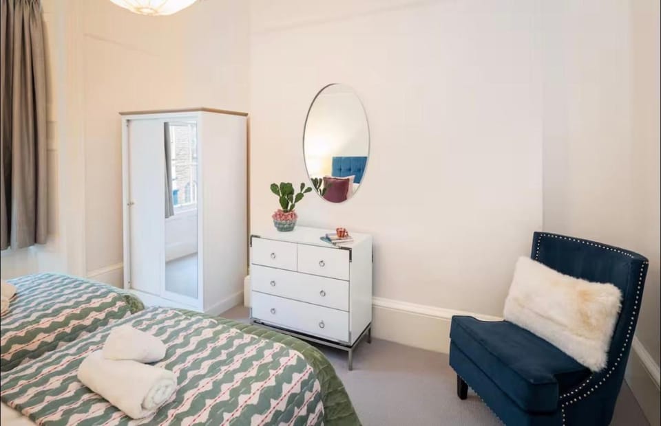 Beautifully designed modern Apartment Central Lyme Regis Apartment in Lyme Regis