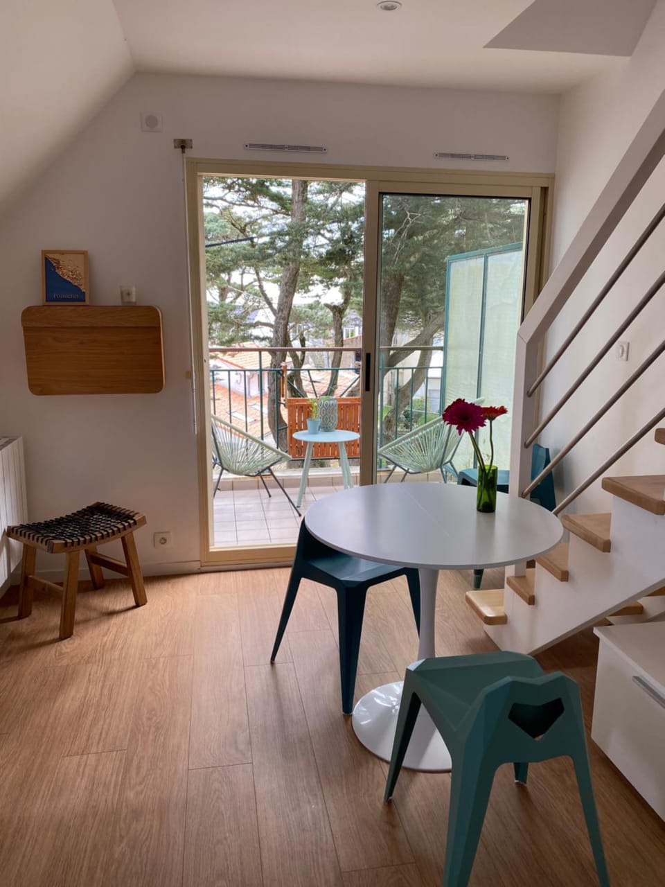 Living room, Dining area