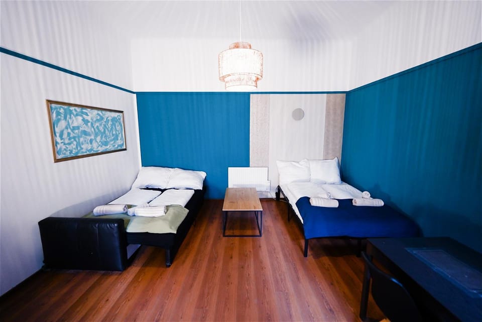 Bed, Living room, Photo of the whole room, Seating area, Bedroom, towels