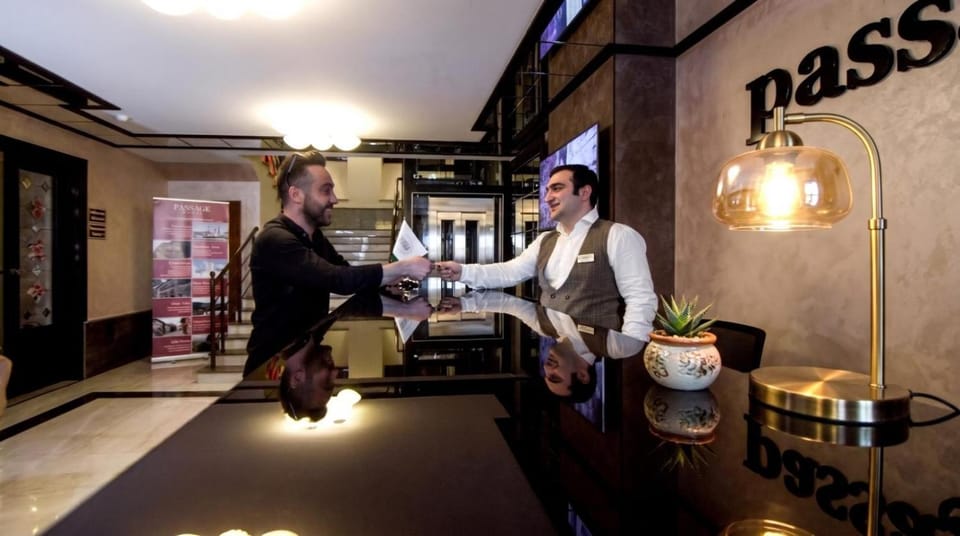 Staff, People, Lobby or reception, group of guests