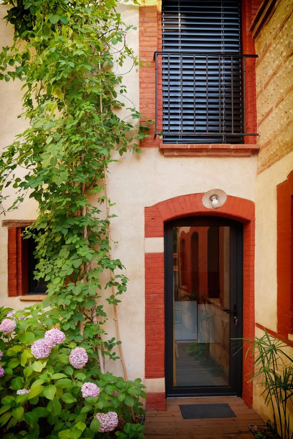 Facade/entrance