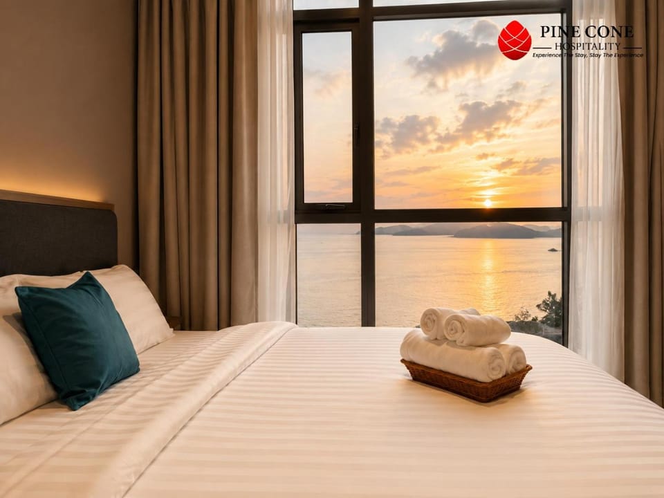 Natural landscape, Photo of the whole room, Bedroom, Sea view, towels